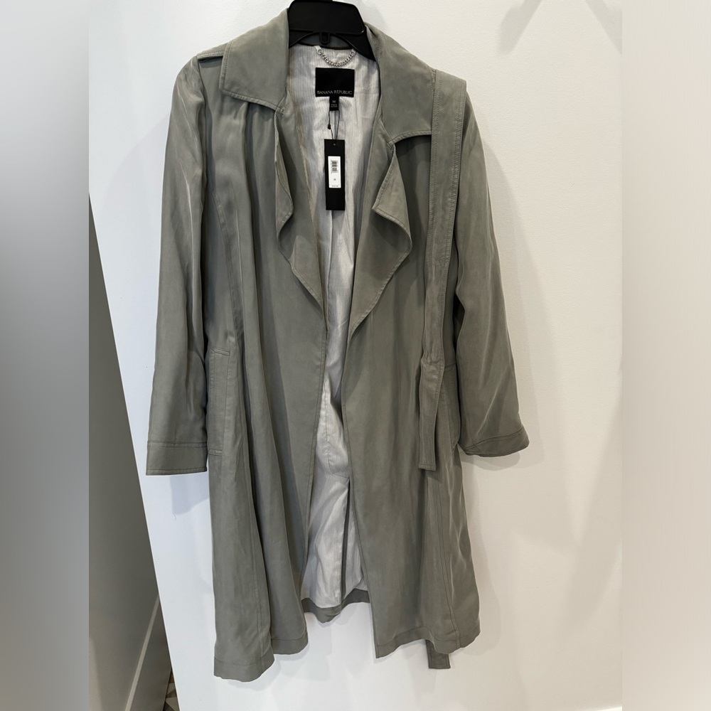 NEW WITH TAGS banana republic timeless lined trench coat